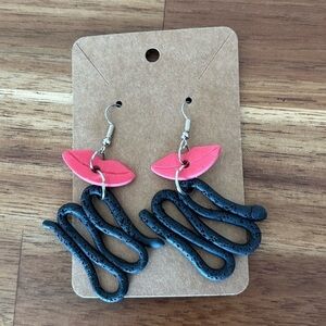Handmade Snake earrings w/lips. NEW